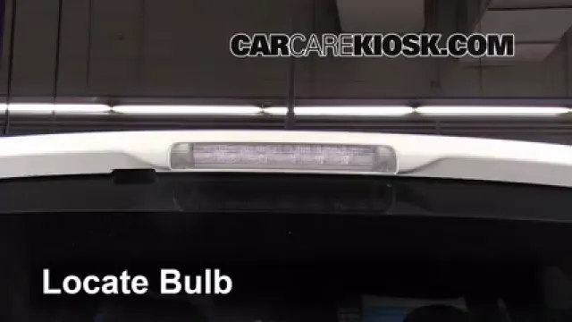 2010 Toyota RAV4 Limited 3.5L V6 Éclairage Feu de freinage central (remplacer l'ampoule)